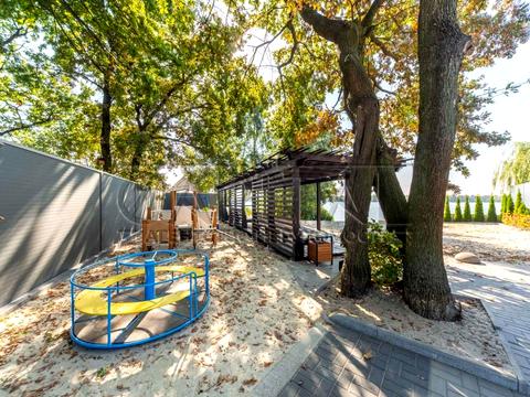 дом по адресу осіння, 6