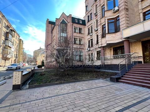 комерційна за адресою Кудрявська вул., 13/19