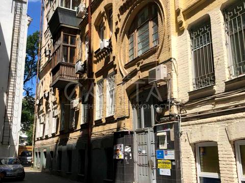 комерційна за адресою Ярославів Вал, 14