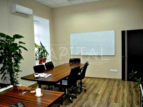 комерційна за адресою Ярославів Вал, 14