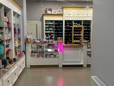 комерційна за адресою Драгоманова вул., 4-А