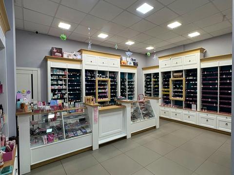 комерційна за адресою Драгоманова вул., 4-А