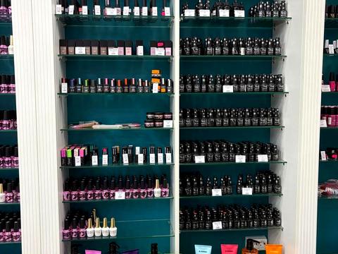 комерційна за адресою Драгоманова вул., 4-А