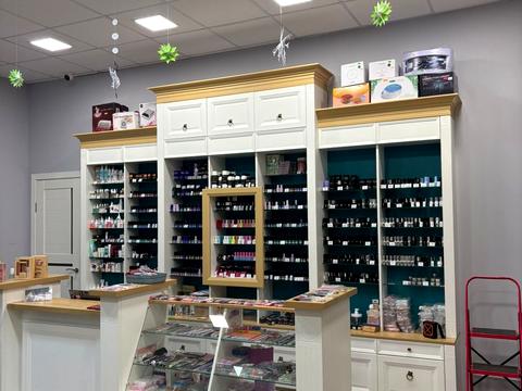 комерційна за адресою Драгоманова вул., 4-А