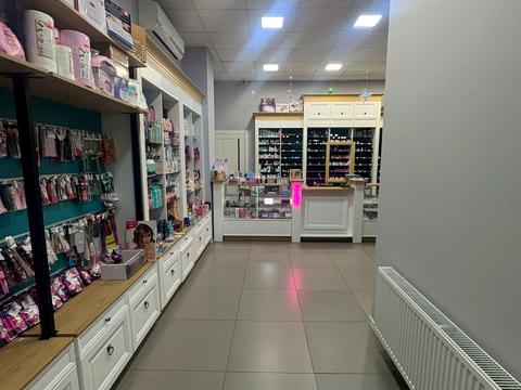 комерційна за адресою Драгоманова вул., 4-А