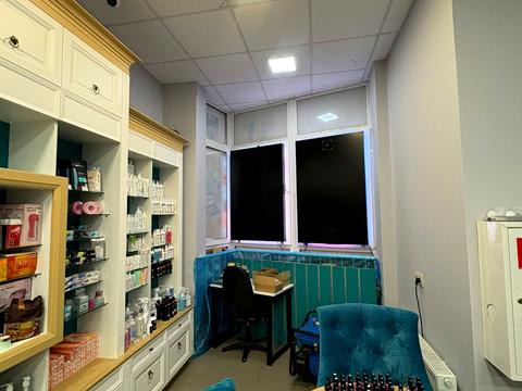 комерційна за адресою Драгоманова вул., 4-А