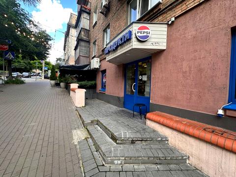 комерційна за адресою Полтавська вул., 3