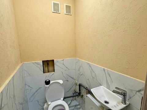 комерційна за адресою Володимира Івасюка вул., 76а