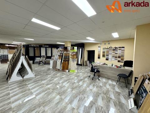 комерційна за адресою Володимира Івасюка вул., 76а