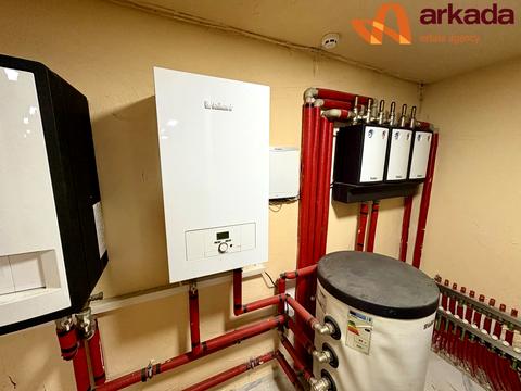 комерційна за адресою Володимира Івасюка вул., 76а