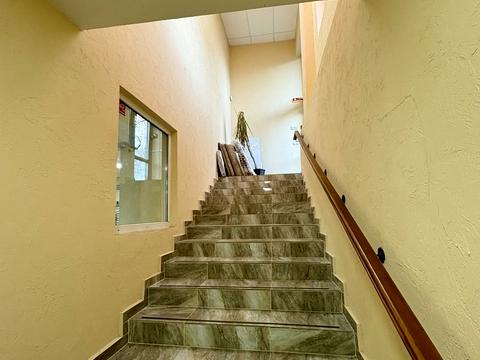 комерційна за адресою Володимира Івасюка вул., 76а