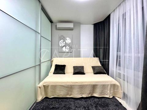 квартира по адресу Александра Мишуги ул., 2