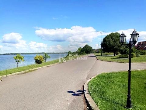 будинок за адресою Богатирська вул., 30а