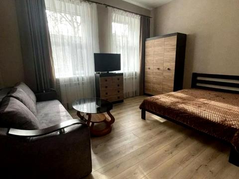 квартира за адресою Святослава Караванського вул. (Жуковського), 17