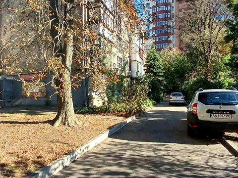 комерційна за адресою Коперника вул., 13/15