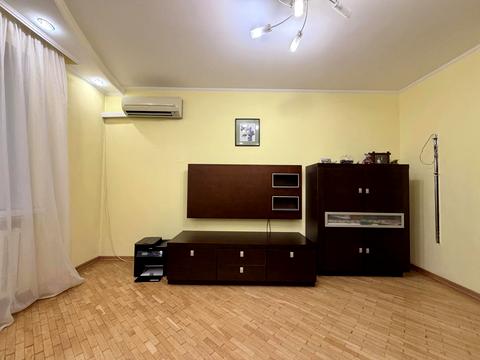 квартира за адресою Київ, Драгоманова вул., 15-А