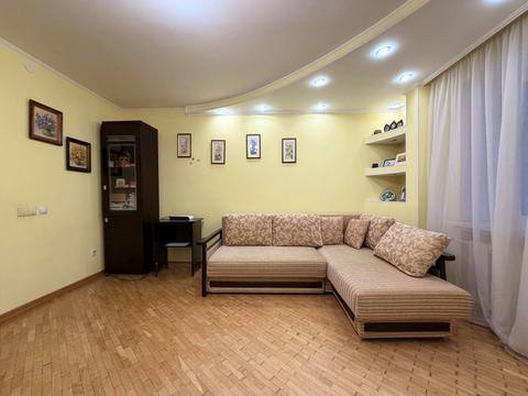 квартира за адресою Київ, Драгоманова вул., 15-А