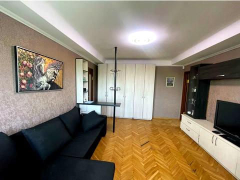 квартира за адресою Лаврська вул. (Січневого Повстання), 4