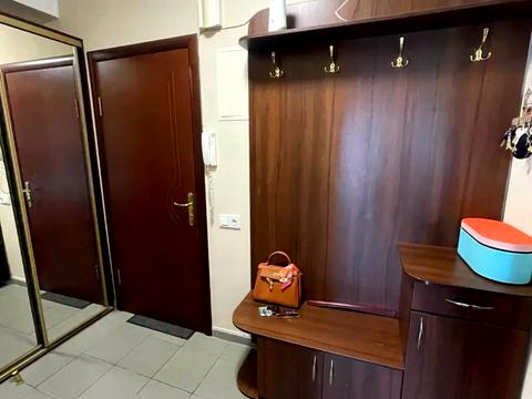 квартира за адресою Лаврська вул. (Січневого Повстання), 4