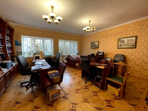 комерційна за адресою Загорівська вул. (Багговутівська), 17-21