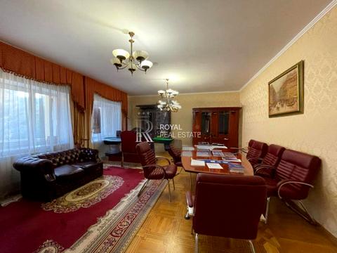 комерційна за адресою Загорівська вул. (Багговутівська), 17-21