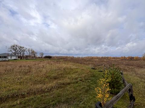ділянка за адресою Центральна вул. (Леніна)