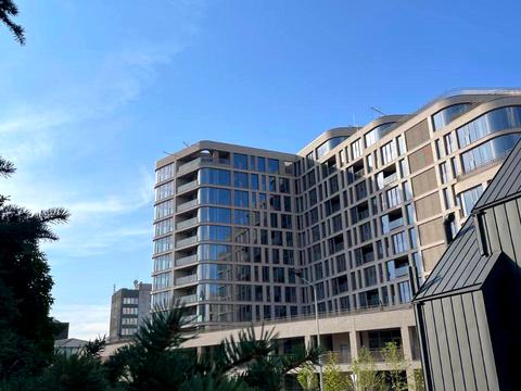 паркомісце за адресою Короленка вул., 2к