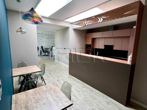 будинок за адресою Миколи Бажана просп.