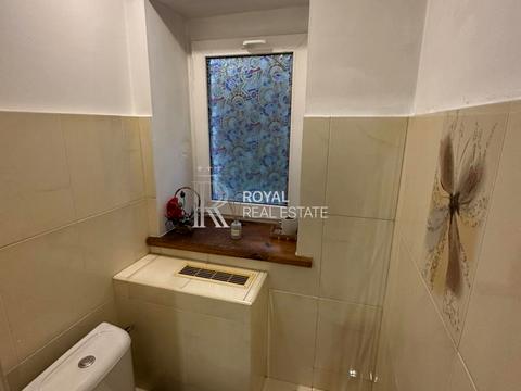 комерційна за адресою Старокиївська вул., 5