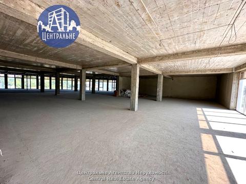 комерційна за адресою Хотинська вул., 39в