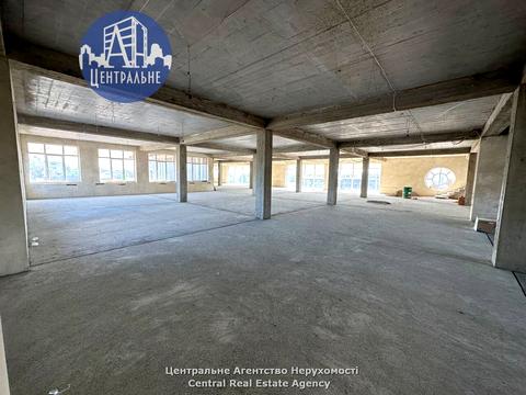 комерційна за адресою Хотинська вул., 39в