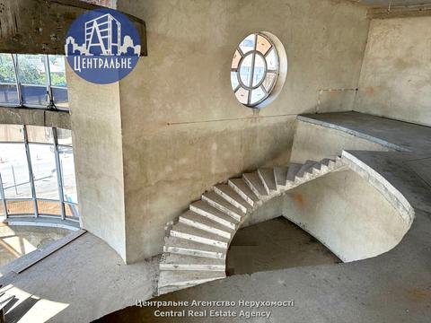 комерційна за адресою Хотинська вул., 39в