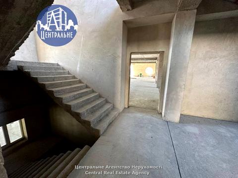 комерційна за адресою Хотинська вул., 39в