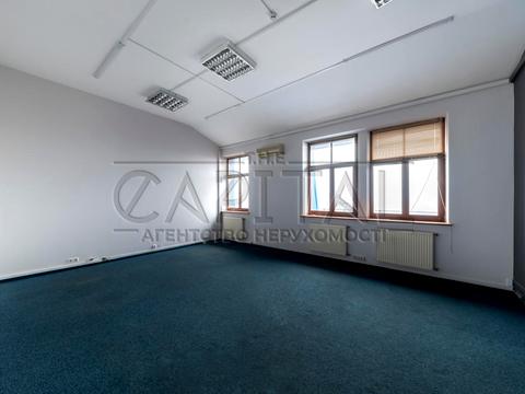 комерційна за адресою Павлівська вул., 18