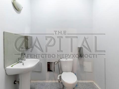 комерційна за адресою Павлівська вул., 18