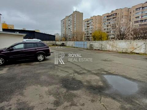 комерційна за адресою Вереснева вул., 1ж