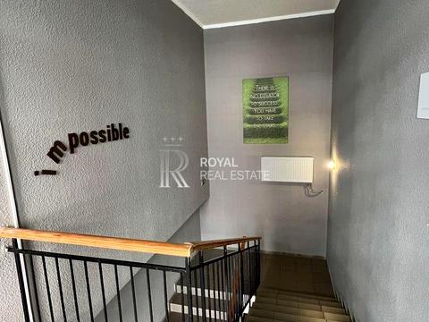 коммерческая по адресу Дігтярна, 8