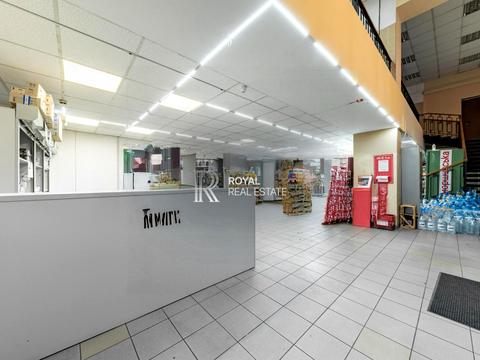 комерційна за адресою Павлівська вул., 18