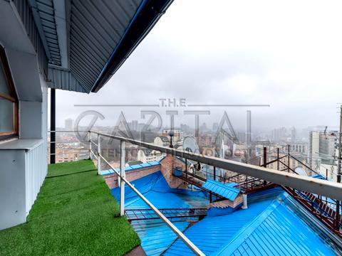 комерційна за адресою Павлівська вул., 18