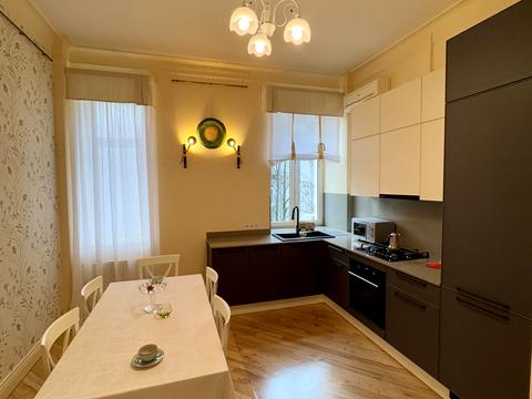 квартира за адресою Богдана Ступки вул. (Станіславського), 3