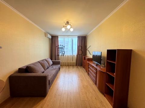 квартира за адресою Авіаконструктора Ігоря Сікорського вул. (Танкова), 1-Б