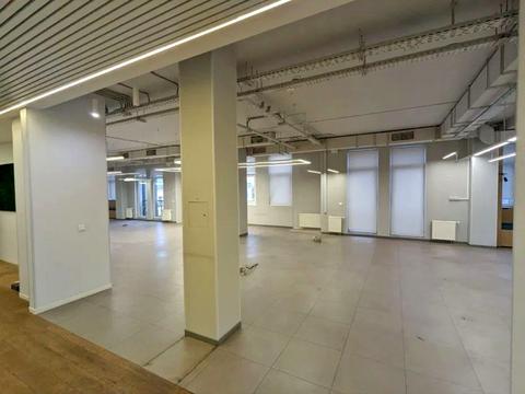 комерційна за адресою Спаська вул., 5