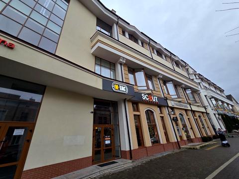 комерційна за адресою Кардинала Любомира Гузара вул., 49