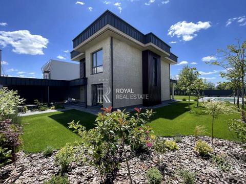 будинок за адресою Соборна вул. (), 1