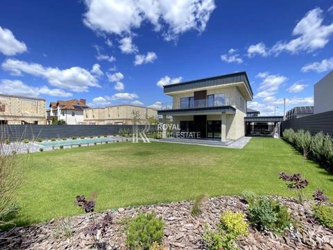 будинок за адресою Соборна вул. (), 1