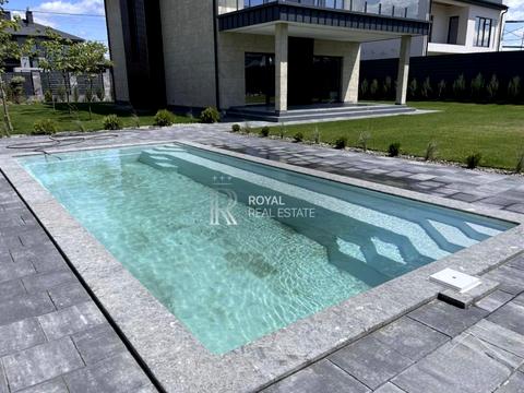 будинок за адресою Соборна вул. (), 1