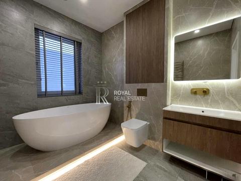 будинок за адресою Соборна вул. (), 1