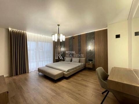 будинок за адресою Соборна вул. (), 1