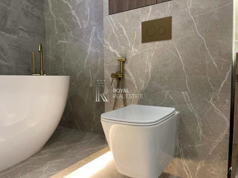 будинок за адресою Соборна вул. (), 1