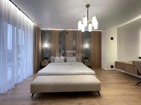 будинок за адресою Соборна вул. (), 1